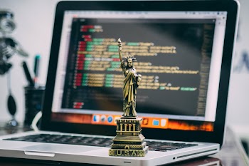Statue of Liberty Miniature on Macbook Pro