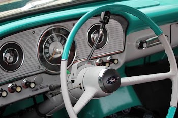 Steering Wheel Vintage Ford.jpg