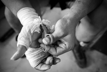 Stephon “The Surgeon” Morris cuts | Free Photo - rawpixel