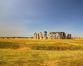 stonehenge_summer.jpg