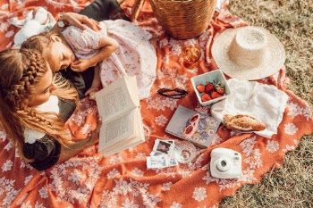 Storytime with Mama