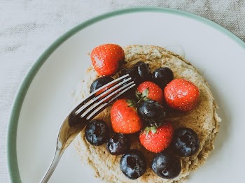          Strawberries & Blueberries for Breakfast Free Photo     