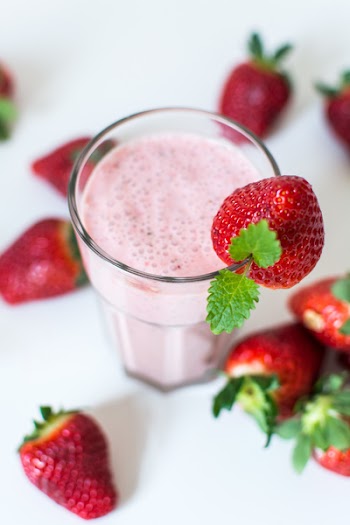 Strawberry mint milkshake 