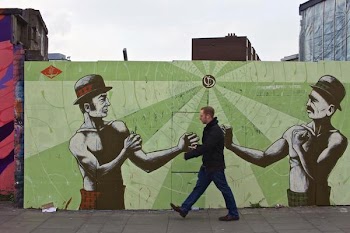          Street Art Fight Free Photo     