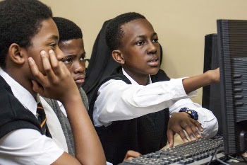 Students joining HTML coding workshop | Free Photo - rawpixel