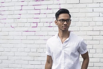 Summer Men's Fashion Brick Wall