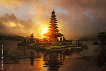 sunrise in Pura Ulun Danu Bratan temple