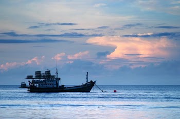 Sunset Skies Ship