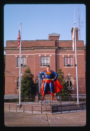 Superman statue at Massac County Courthouse,… | Free public domain photo
