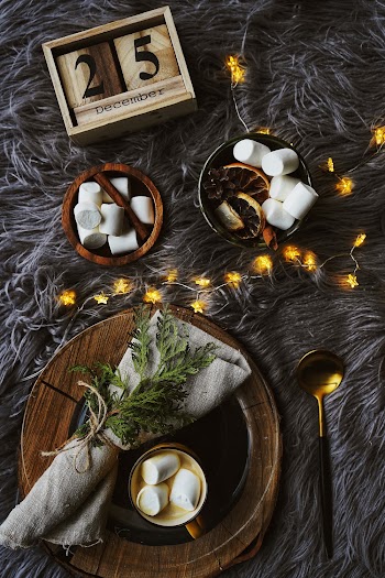 Table Setting With Christmas Theme
