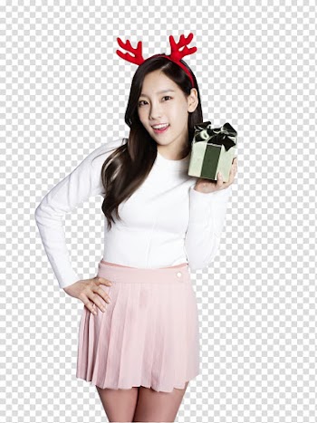 Taeyeon SNSD render, woman holding green and white gift box transparent background PNG clipart