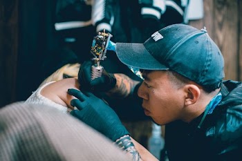 tattooist