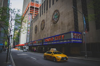Taxi Passing