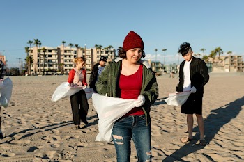 Teen eco activists, volunteering to pick up… | Free stock photo | High Resolution image