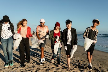 Teen eco activists, volunteering to pick up… | Free stock photo | High Resolution image