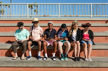 Teenagers using smartphones, social media… | Free stock photo | High Resolution image