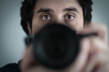 Testing my new camera, I decided to take a selfie in the bathroom. Something simple and fast, then an edition in Lightroom and is ready to publish.