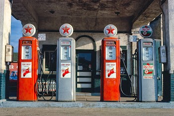 Texaco pumps, Marietta, Ohio (1980)… | Free public domain photo