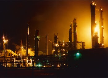 Texas_City_Refinery_At_Night.jpg