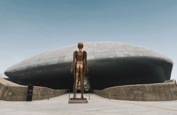 The Alien and the Mothership