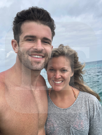 The Bachelorette': Jed Wyatt's Ex-Girlfriend Tearfully Defends Him ...