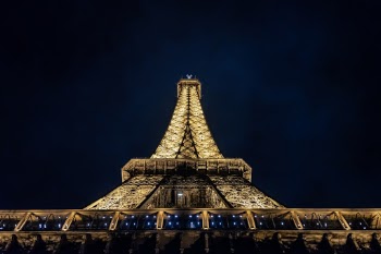 The Eiffel Tower seen by a perspective which makes it even more spectacular