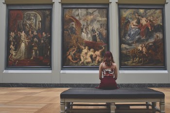 The Louvre museum gallery, Paris, | Free Photo - rawpixel