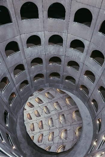 The parking was designed by the architects Michel Targe and Jean-Michel Wilmotte