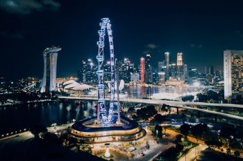This adventure took me trekking for kilometres along an expressway, until I discovered the most unique spot to reimagine the Singapore skyline from a radically different perspective. I sent the UAV up, and immediately knew this was the shot I was looking for.