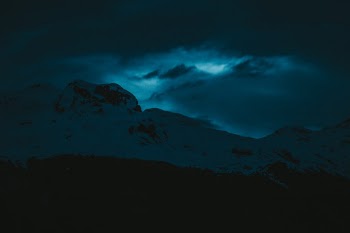 This cloud-landscape appeared one evening this Spring. 