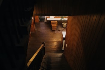 This is a cafe located in Daejeon, Korea. This is Adobe House. He turned his old house into a cafe. It’s an interesting place. You can even feel the familiarity of the house. Below the stairs is the space used to be used as a living room. Now it’s a great place for guests to come and go.