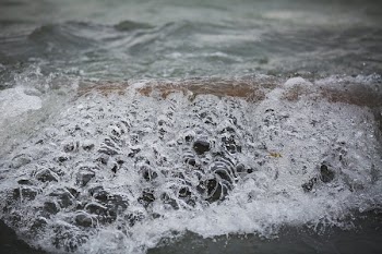 Tide Rolling In