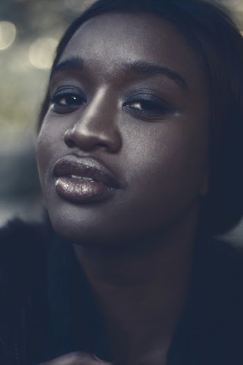 Tilt-shift Lens Photography of Woman's Face