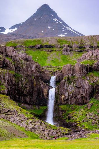 time lapse photo of waterfalls