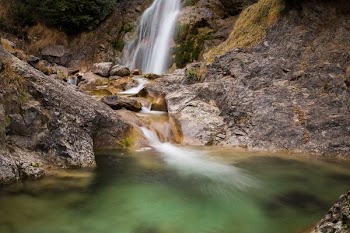 time lapse photo of waterfalls during daytime