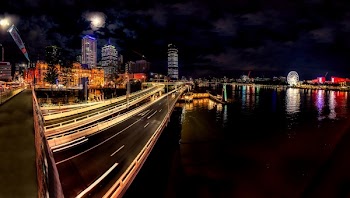 Time-lapse Photography of Moving Vehicles on Bridge