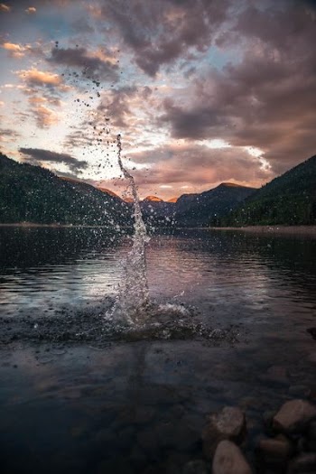 time lapse photography of water splash