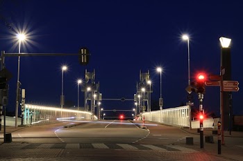 Time-lapsed Photography of White Lights in Road
