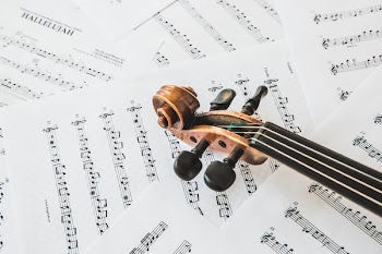 Top Of Violin On Music Sheets