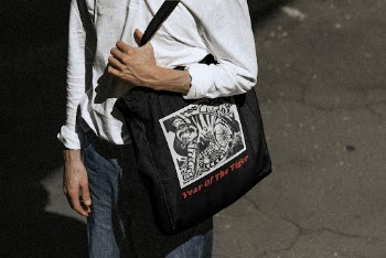 Tote bag mockup, Chinese tiger | Free PSD Mockup - rawpixel