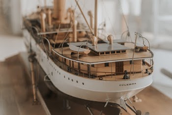 toy boat