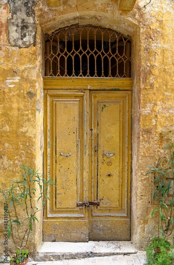 Traditional maltese vintage house - door details. Valletta - Malta