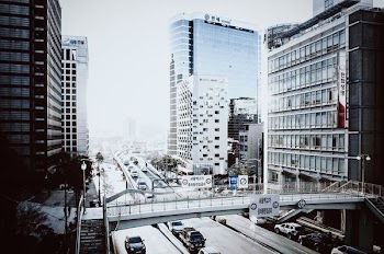 Traffic in the streets of Seoul, South Korea