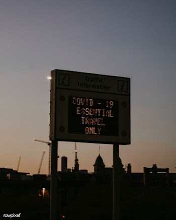 Traffic information sign during the covid-19 pandemic in UK | Free  photo - 2332450