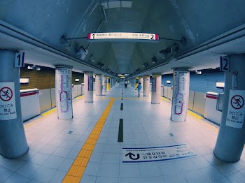 train station subway