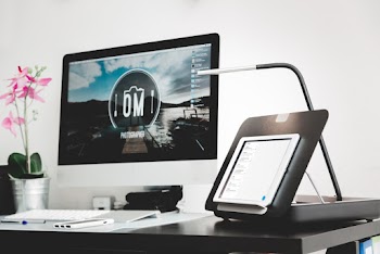 Turned-on Imac Aluminum