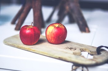 Two apples on the board