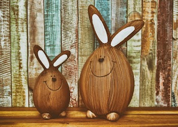 Two Brown Bunnies Table Decor