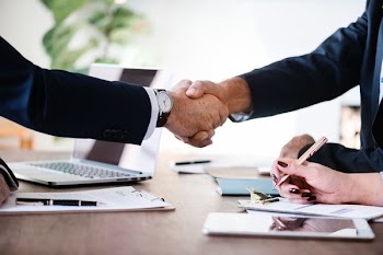 two man doing shake hands