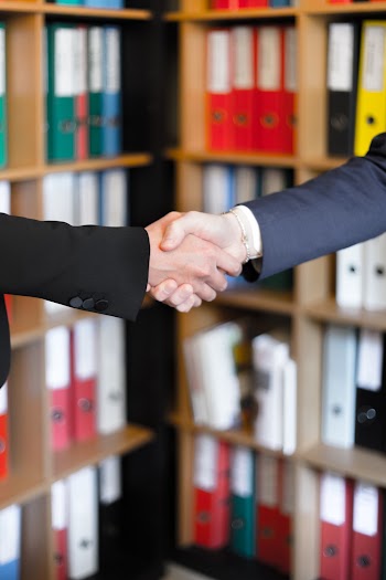 Two Person Shake Hands